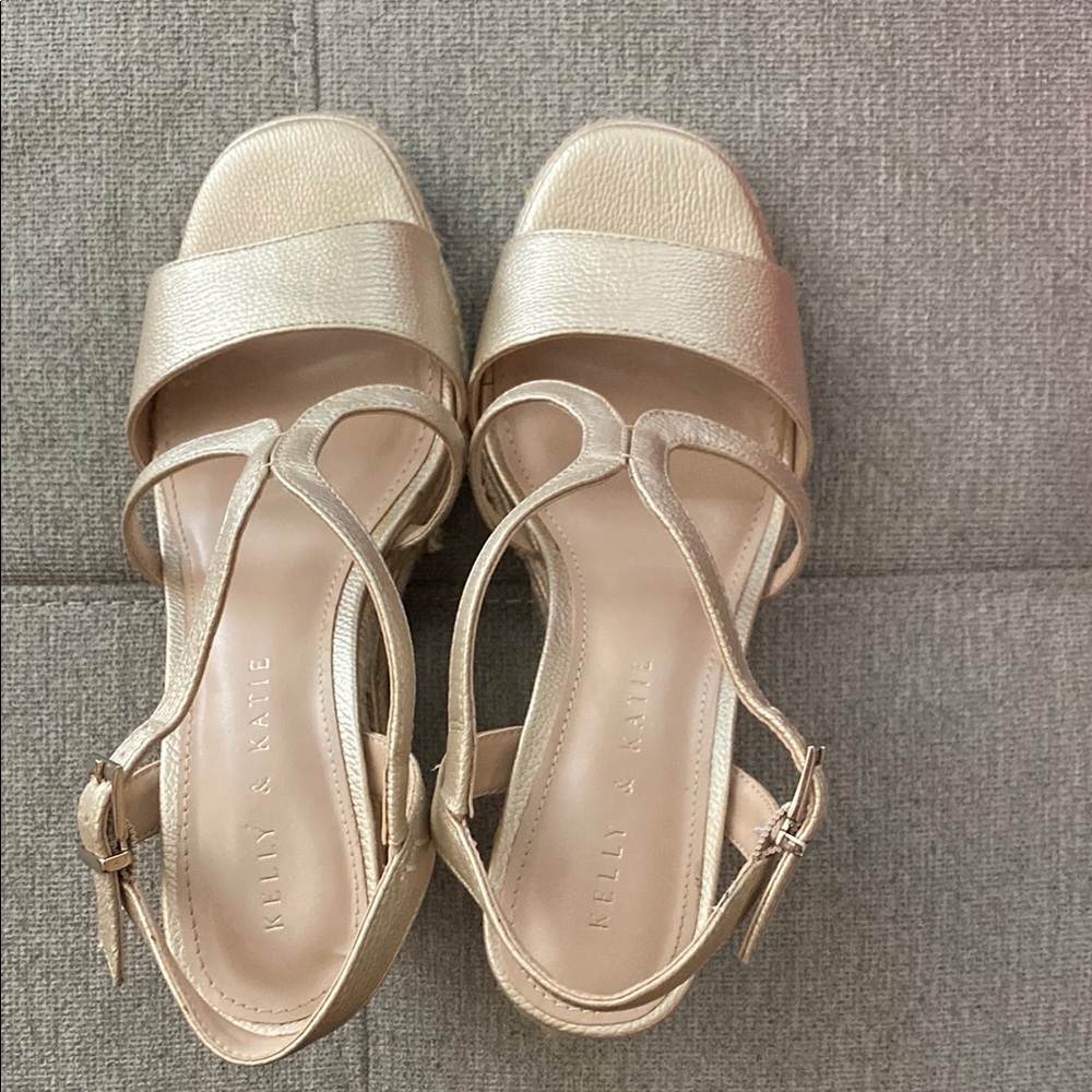 Kelly & Katie Lt Gold Strappy Inidia Sandals